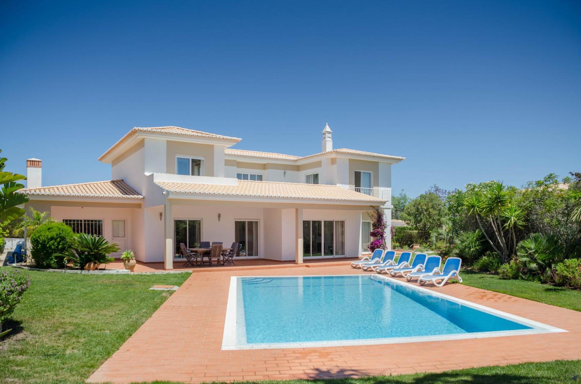Villa Montanha, Luxury Coastal Villa, With Swimming Pool, Loungers And Alfresco Dining, 10 Min Walk To The Beautiful Praia Da Luz Beach, Shops, Bars And Restaurants! Exterior foto