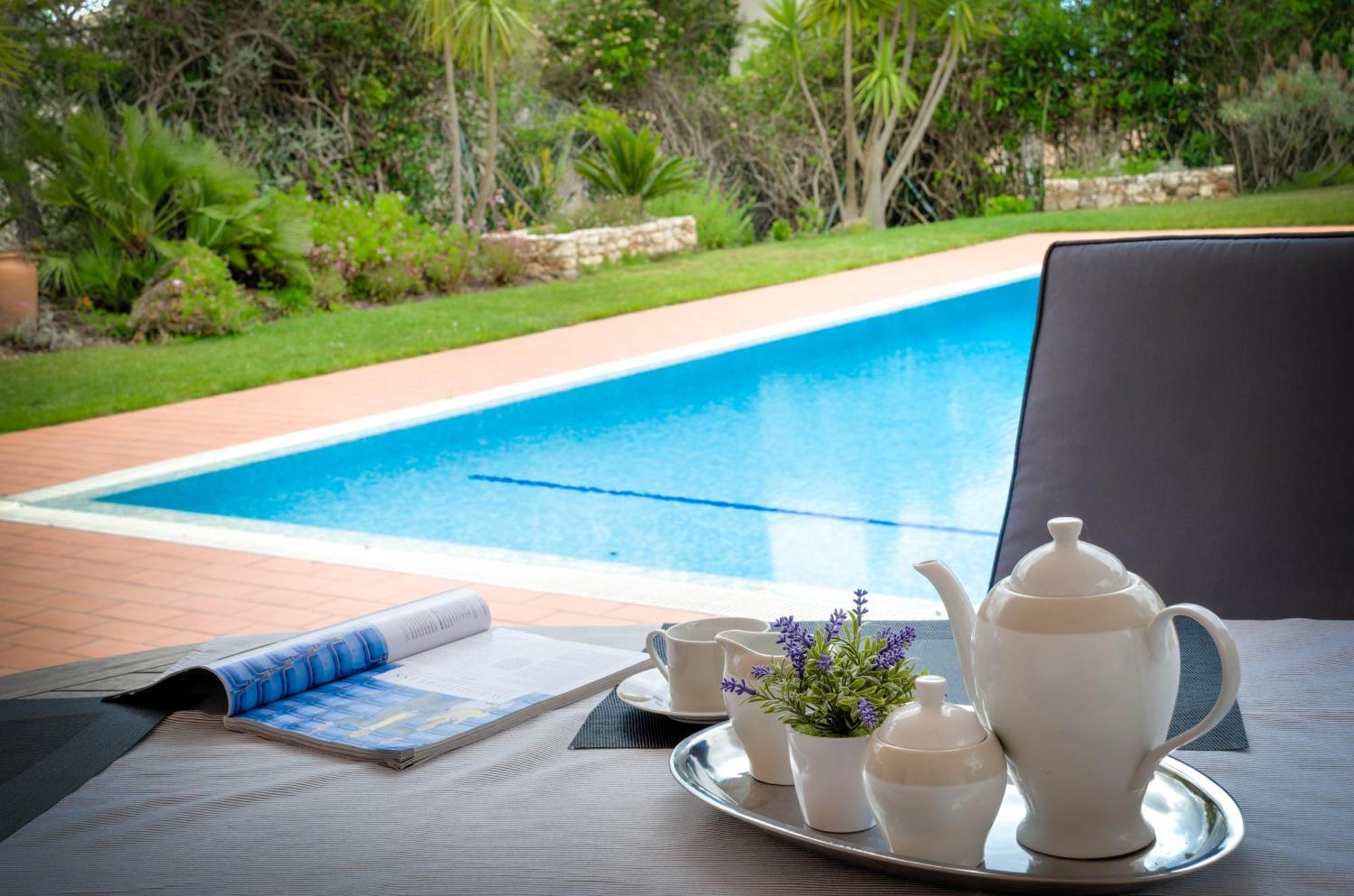 Villa Montanha, Luxury Coastal Villa, With Swimming Pool, Loungers And Alfresco Dining, 10 Min Walk To The Beautiful Praia Da Luz Beach, Shops, Bars And Restaurants! Exterior foto