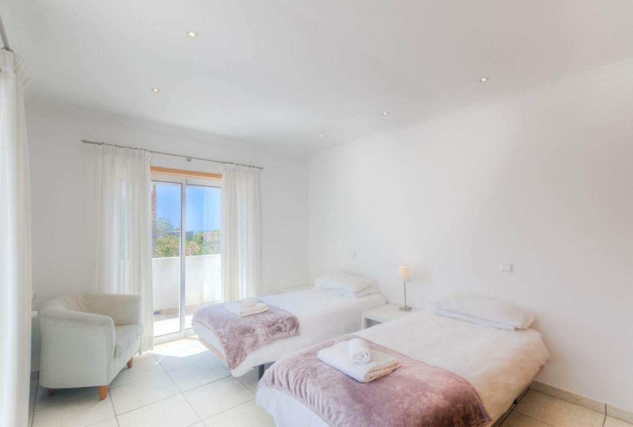 Villa Montanha, Luxury Coastal Villa, With Swimming Pool, Loungers And Alfresco Dining, 10 Min Walk To The Beautiful Praia Da Luz Beach, Shops, Bars And Restaurants! Exterior foto